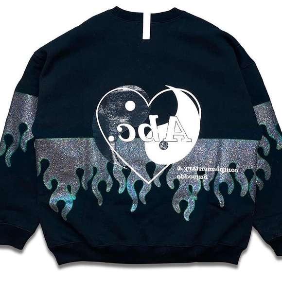 ✨ADVISORY BOARD CRYSTALS✨ABC Valentine Yin Yang Crewneck Sweater - Picture 2 of 6